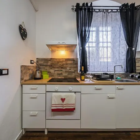 Appartement Mira's 15min Walk From Station
